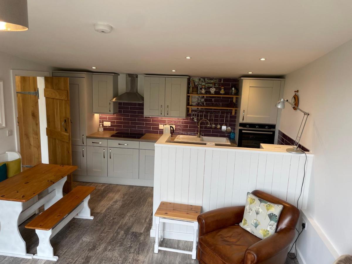 Pine Tree Lodge,